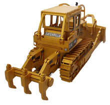 Load image into Gallery viewer, 3D MODEL CONSTRUCTION KIT | CAT D7G
