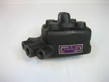 Load image into Gallery viewer, BOSCH K-JETRONIC FUEL DISTRIBUTOR  BMW| 0438100023
